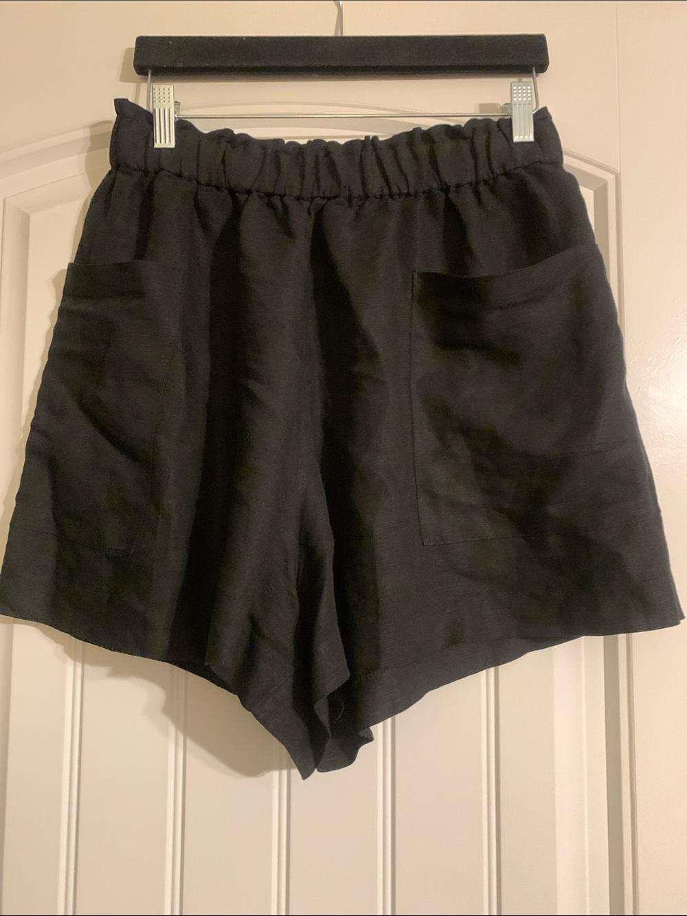 Women's Black Elastic-Waist Pocket Linen Shorts